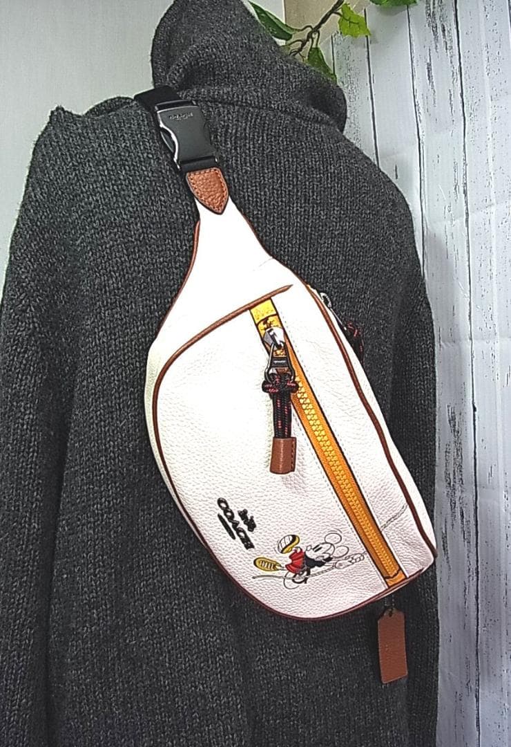 正規美品コーチxDisneyコラボ ウエスト＆ボディバック 3747 ミッキー