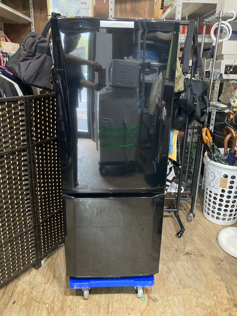 【直接お取引き限定】冷蔵庫 三菱 146L 黒 MR-P15X-B【14年製】 Amazon.co.jp: 三菱冷蔵庫 サファイアブラック 146L 右開き MR-P15T-B