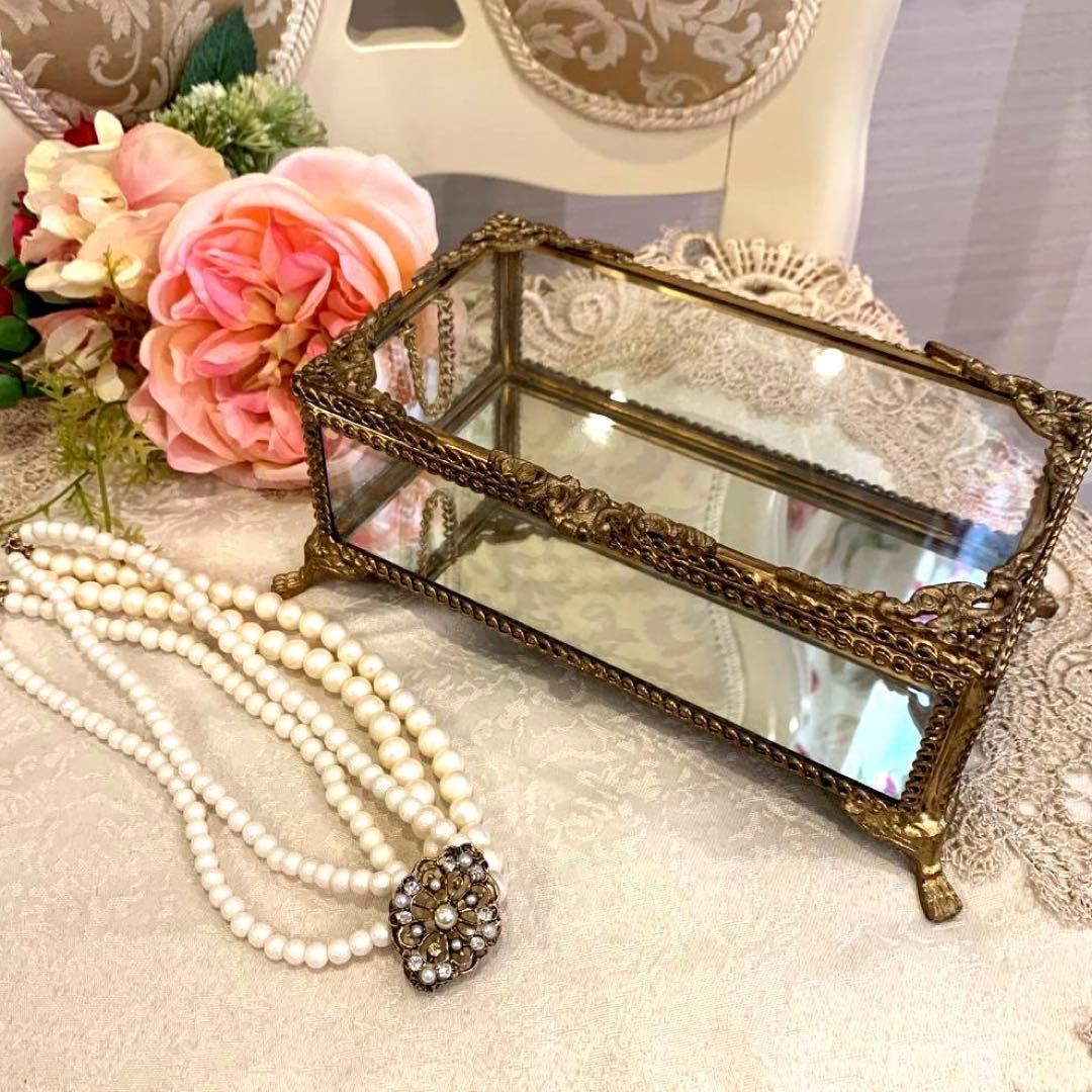 猫足＆真鍮ガラスのジュエリーボックス ガラスと真鍮で出来た引き出し型ジュエリーボックス（リングピロー付き