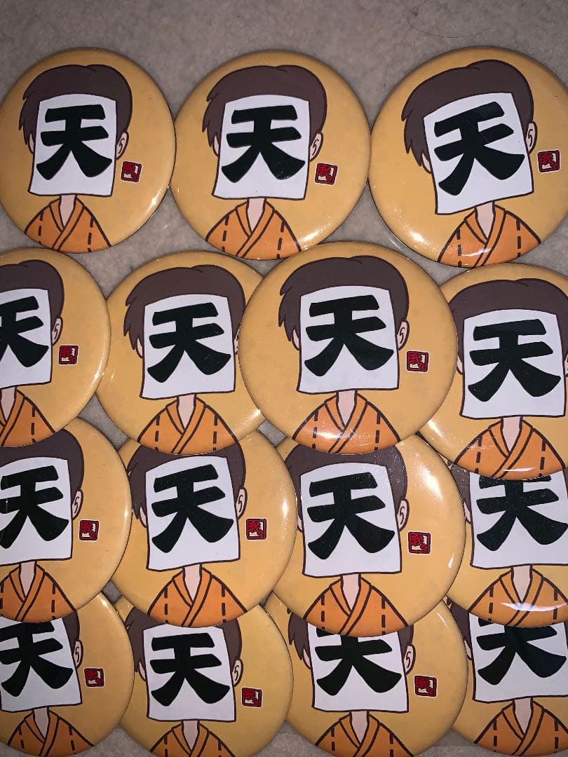 我々だ ロボロ 缶バッジ - メルカリ