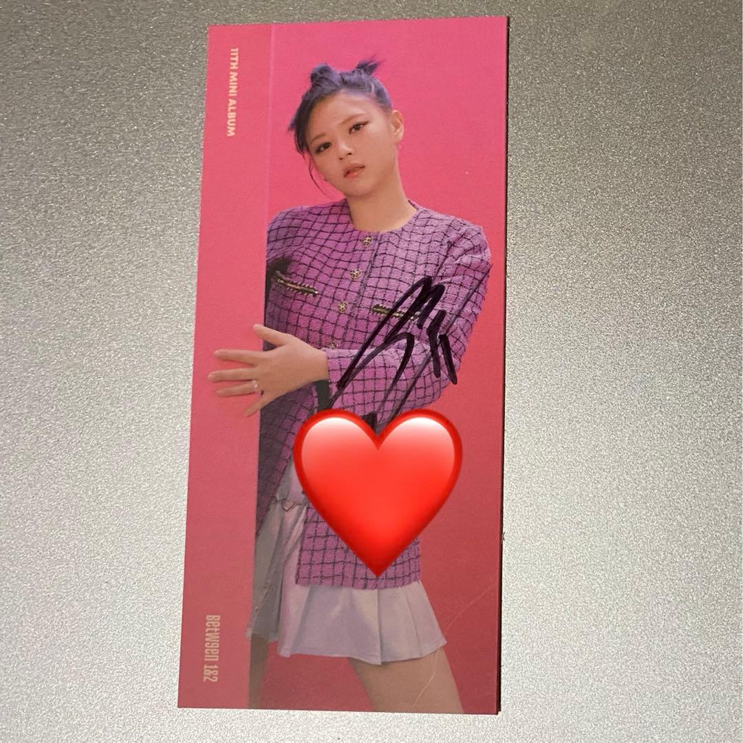 TWICE 直筆サイン入りブックマーク ジョンヨン TWICE READY TO BE ジョンヨン アメリカ限定 直筆サイン - メルカリ