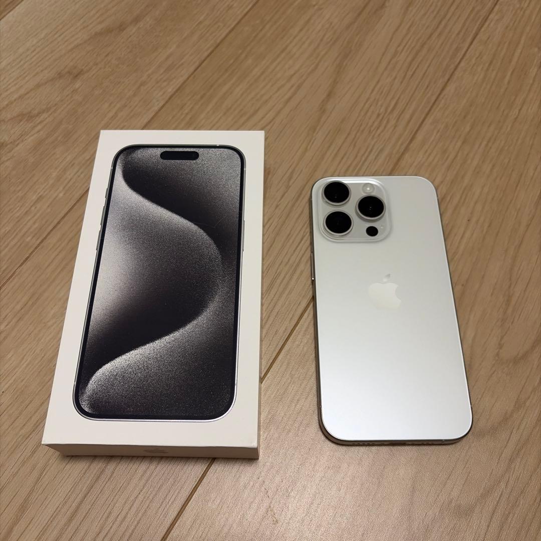iPhone 15 Pro ホワイトチタニウム 256GB SIMフリー おまけ iPhone 15 Pro 256GB - ホワイトチタニウム（SIMフリー）[整備済製品