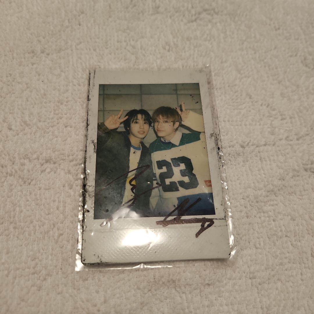 stray kids 直筆サイン入りチェキ(劣化あり) - メルカリ