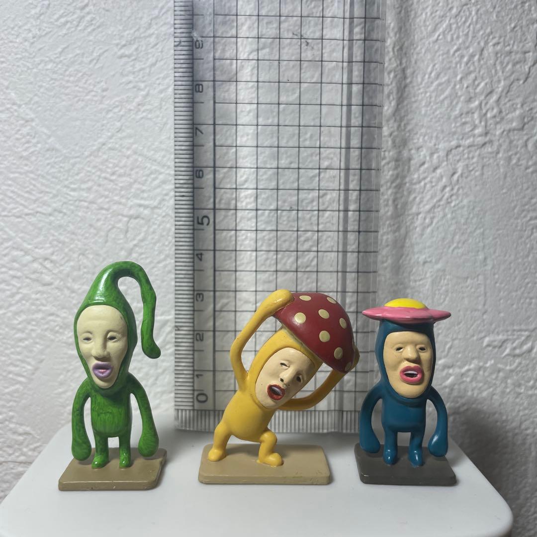 こびとづかんフィギュア クサマダラオオコビト・ベニキノコビト