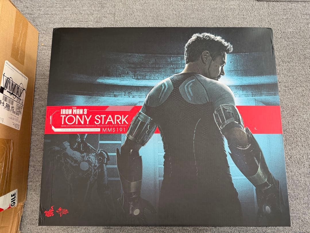 Hot Toys Tony Stark MMS191 フィギュア 1/6 Hot Toys MMS191 Iron Man 3 Tony Stark Armor Testing Workshop