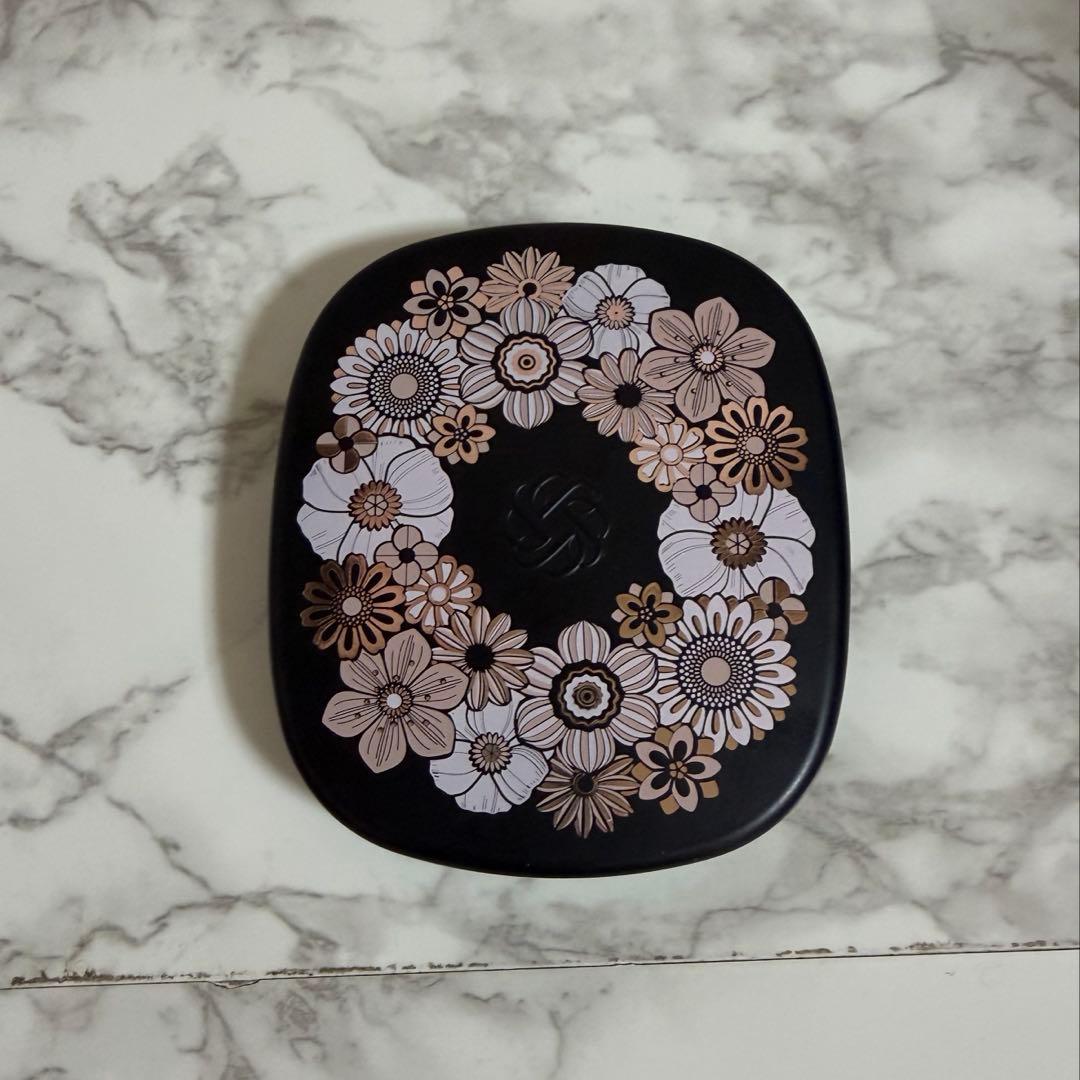 コスメデコルテ クリスマスコフレ2025 アイシャドウ コスメデコルテ×クリスマスコフレ2025】予約＆発売日は？｜ベージュ