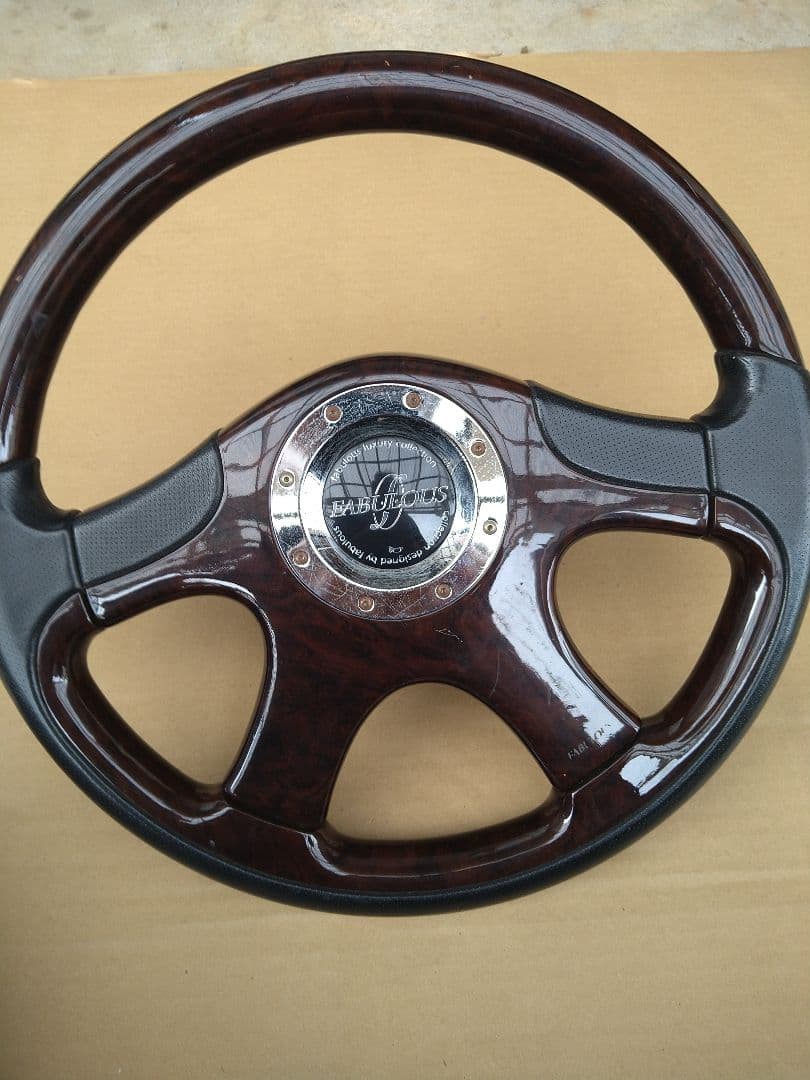Fabulous ステアリングホイール ダークウッド Fabulous ステアリングホイール ダークウッド FABULOUS ステアリング