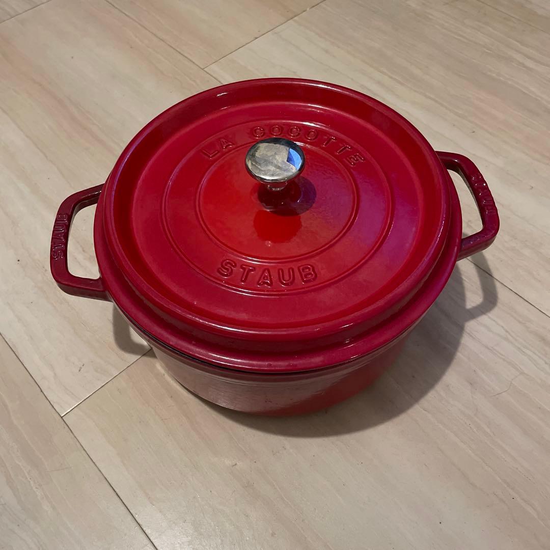 ま*こ様 STAUB LA COCOTTE 赤 両手鍋24 STAUB - Cocotte | round | 24 cm | Red