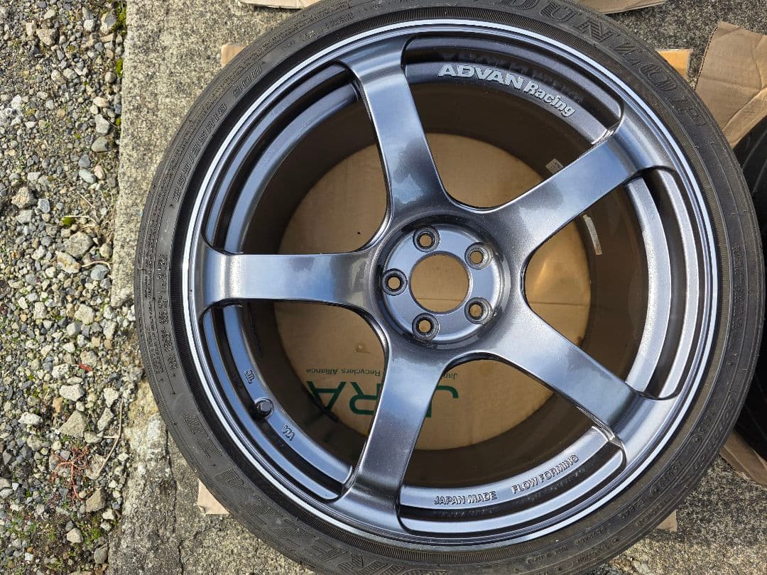 ADVAN TC-4 18インチ 9.5J +45 PCD100 5H