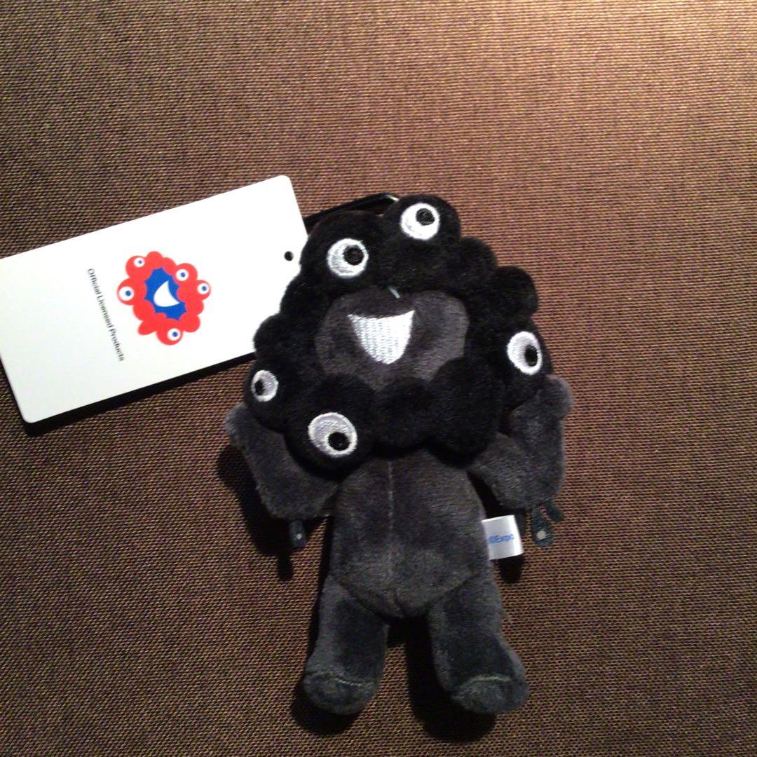 ミャクミャク黒 キーホルダー（カラビナ付き） - メルカリ