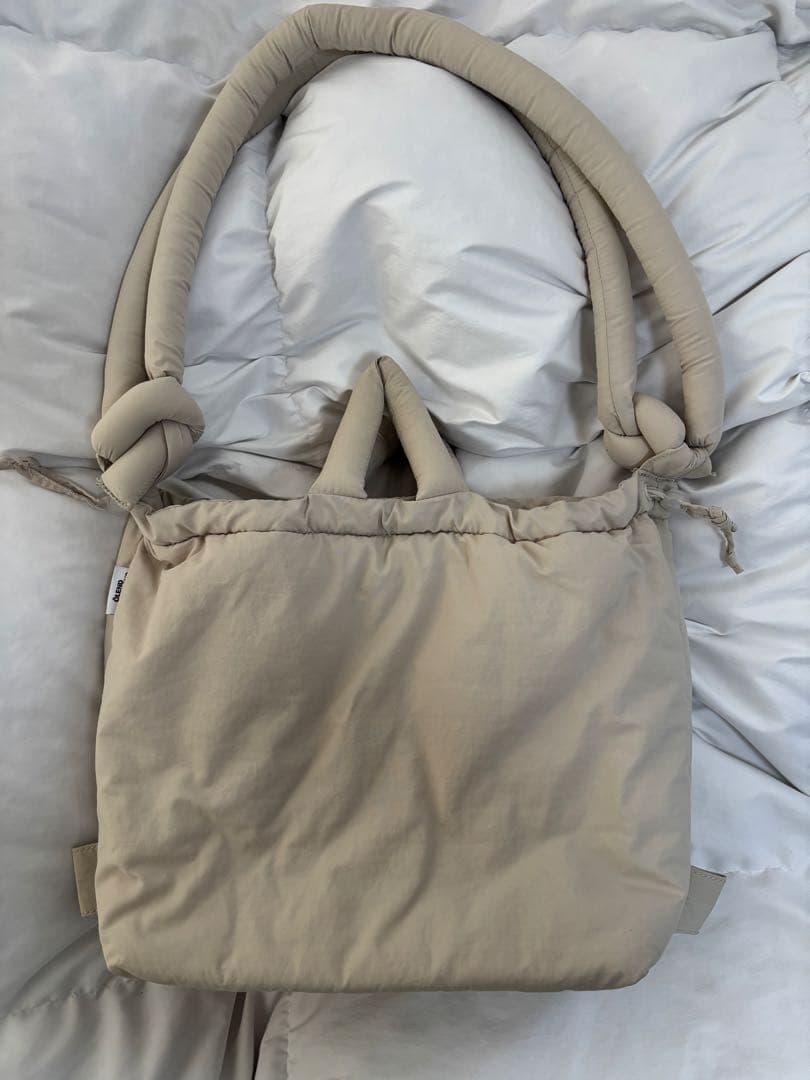 OLEND バック　サンド Olend Ona ソフト コンバーティブル バッグ サンド(サンド)：ファッション