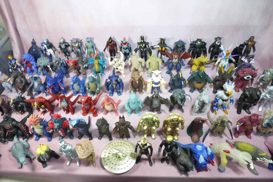 ウルトラ怪獣シリーズ500　怪獣ソフビ　83体セット ウルトラ怪獣シリーズ500 怪獣ソフビ 83体セット - メルカリ