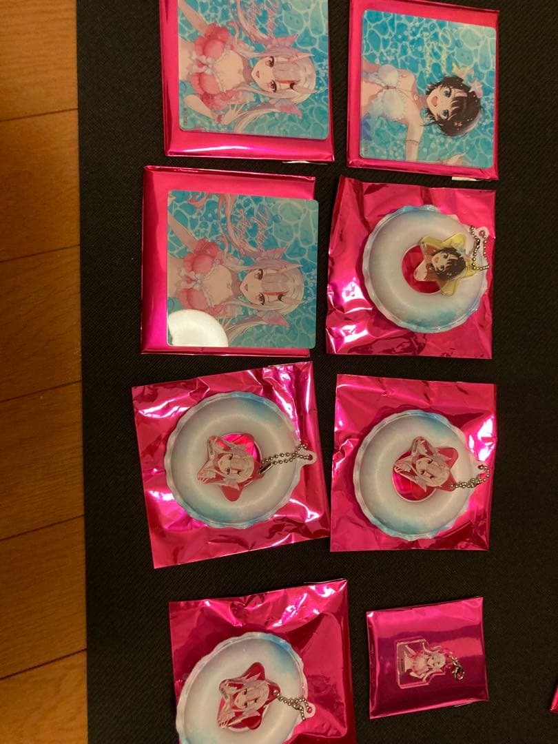 ホロナツパラダイス等ランダムグッズ ホロライブ×SHIBUYA TSUTAYAの「66種類ランダム」商法に批判 グッズ