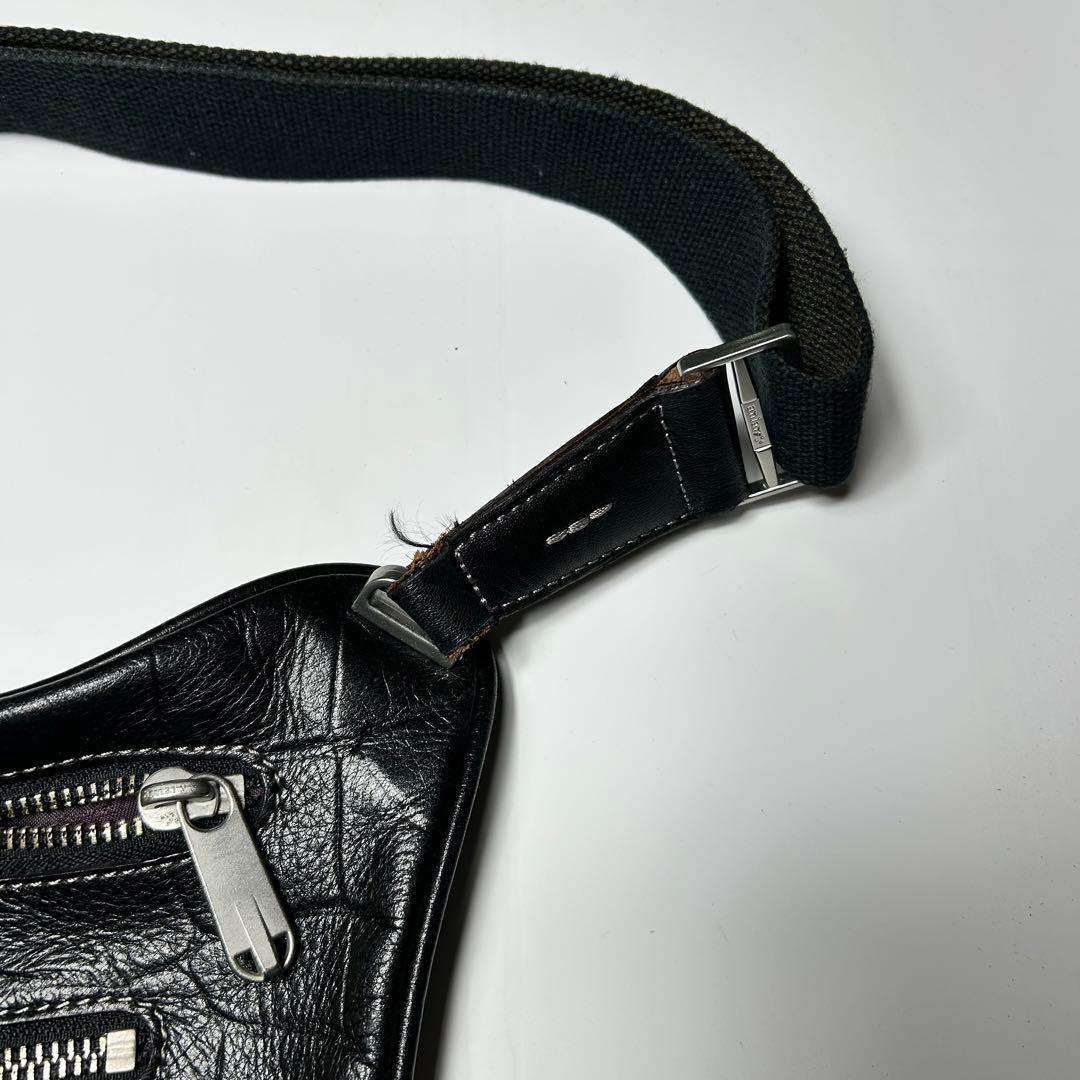 美品 アニアリ ボディバッグ クロコ型押し ショルダーバッグ 迷彩