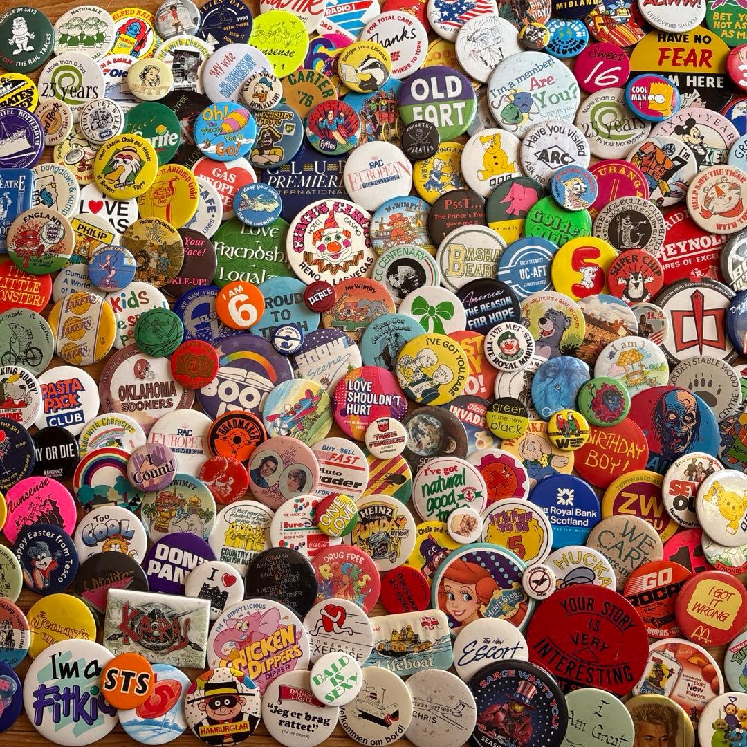 ピ*ピ様 ヴィンテージ缶バッジ200個OVER ／アメリカ・イギリス／Vinta 缶バッジ ビンテージ アンティーク B 50s ~ 60s 70s 80s 90s 00s 小物