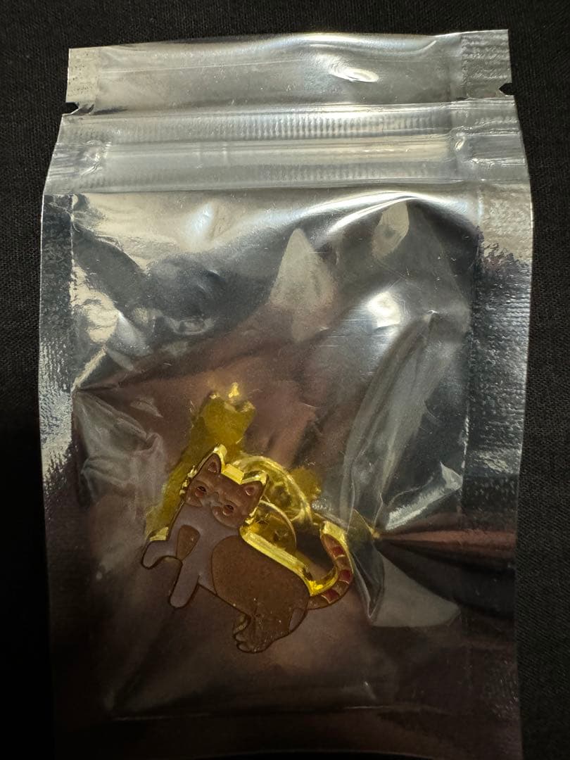 ずとまよスナネコ ガチャ ラメ入りピンズしょがスト ずっと真夜中で