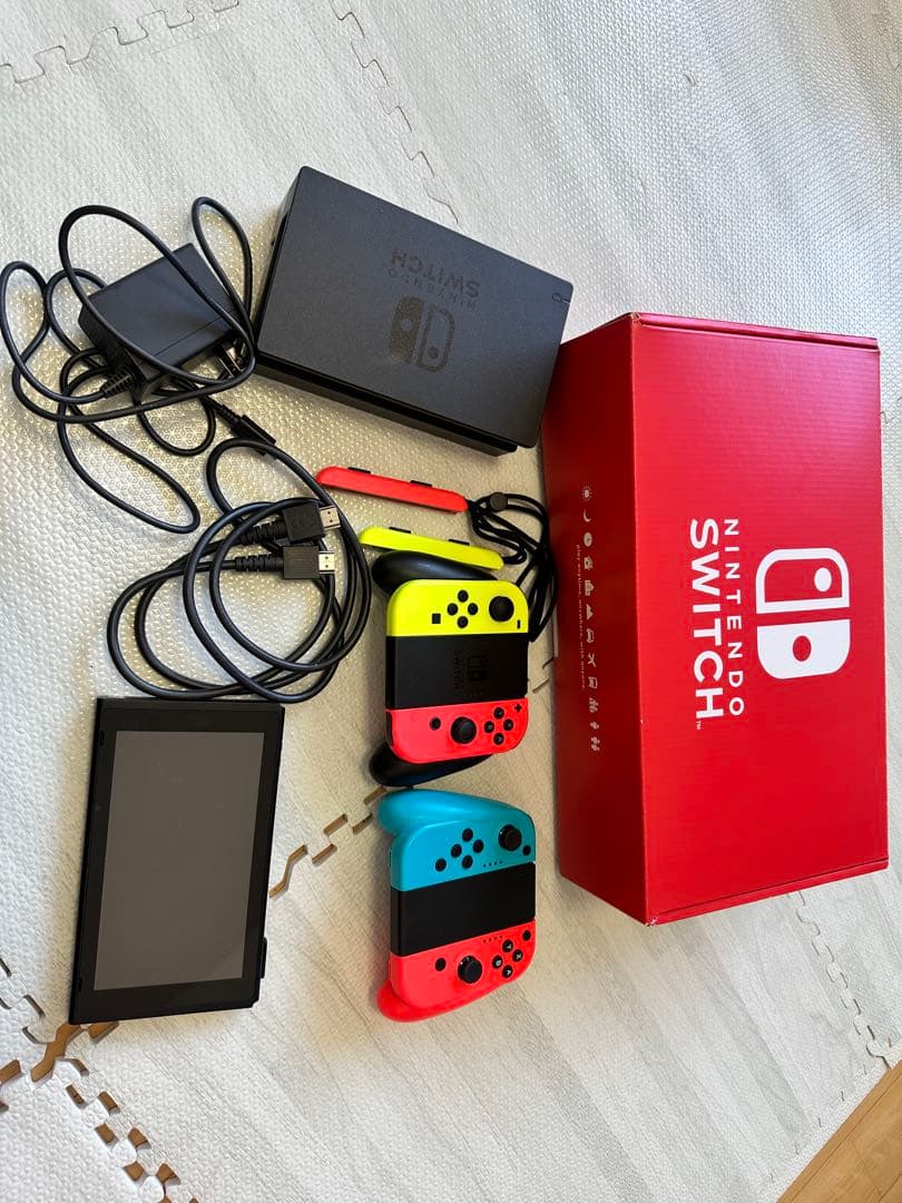 ニンテンドーSwitch Amazon.com: Nintendo Switch Game Console - Black (HAC-001(-01) w