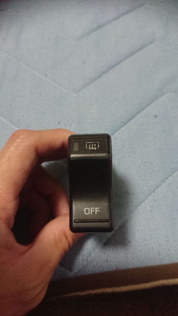 スープラ 70 リア デフォッガースイッチ JZA70 GA70 MA70 スープラ 70 リア デフォッガースイッチ JZA70 GA70 MA70 - メルカリ