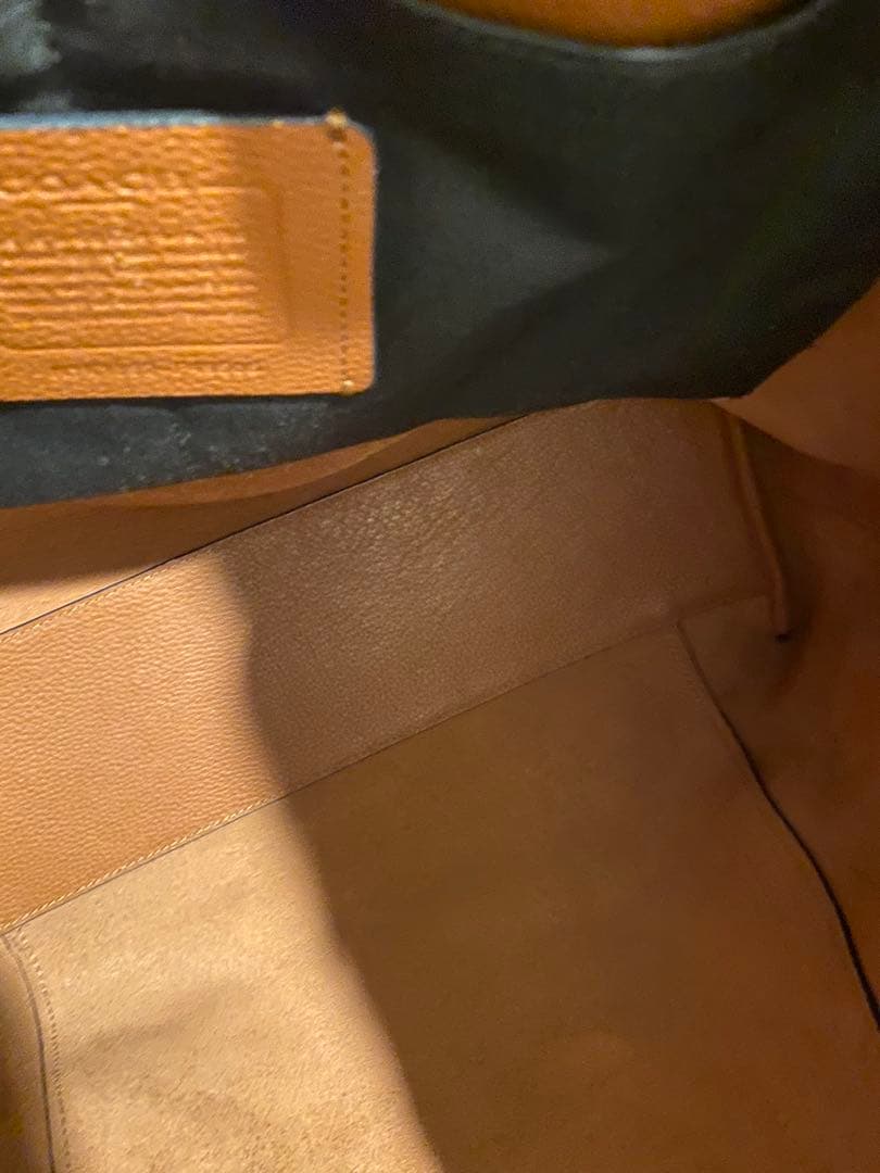 COACH ブラウン レザートートバッグ 高品質なレザー製のブラウントート