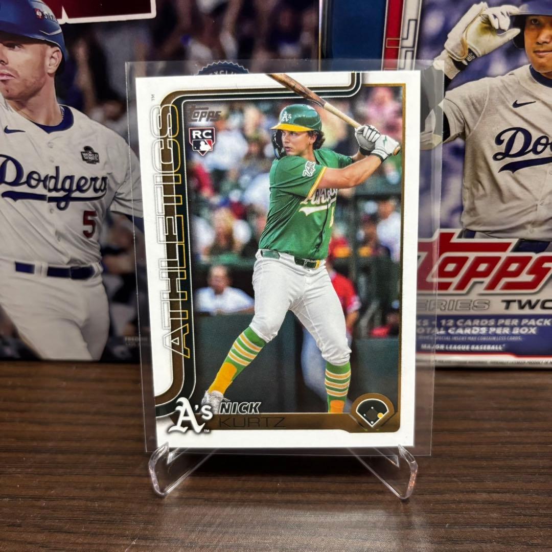 Topps MLB 2025 ニック・カーツ - メルカリ