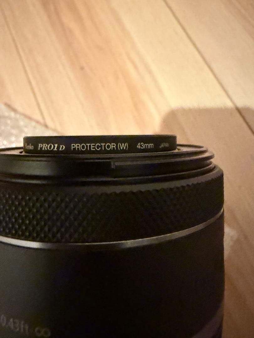 極上品【純正フード＋プロテクター付きCanon RF16mm F2.8 STM】