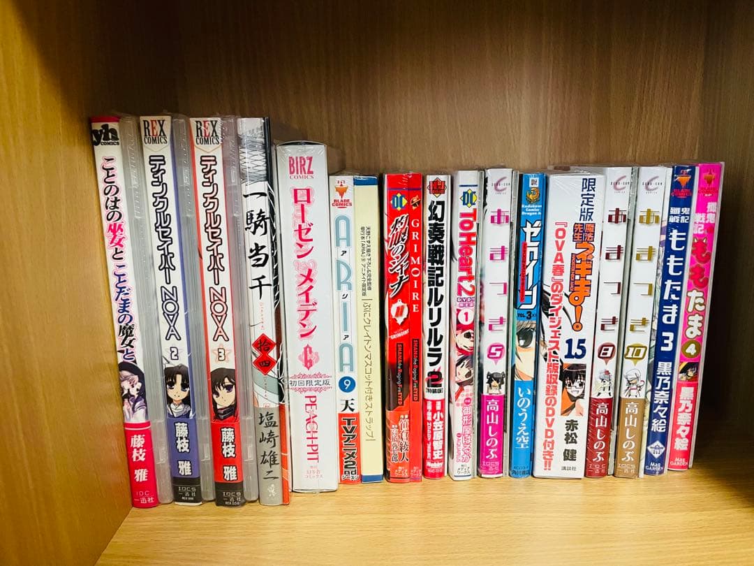 [写真追加] 漫画＆ライトノベルまとめ売り　目算約2200冊