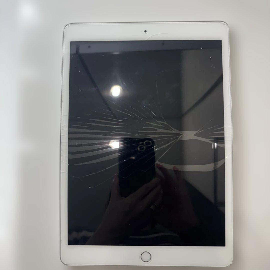 匿名発送　iPad本体 ひび割れありiPad（第8世代　変形　ジャンク品 2026年最新】ipad 第8世代 故障 ジャンクの人気アイテム - メルカリ