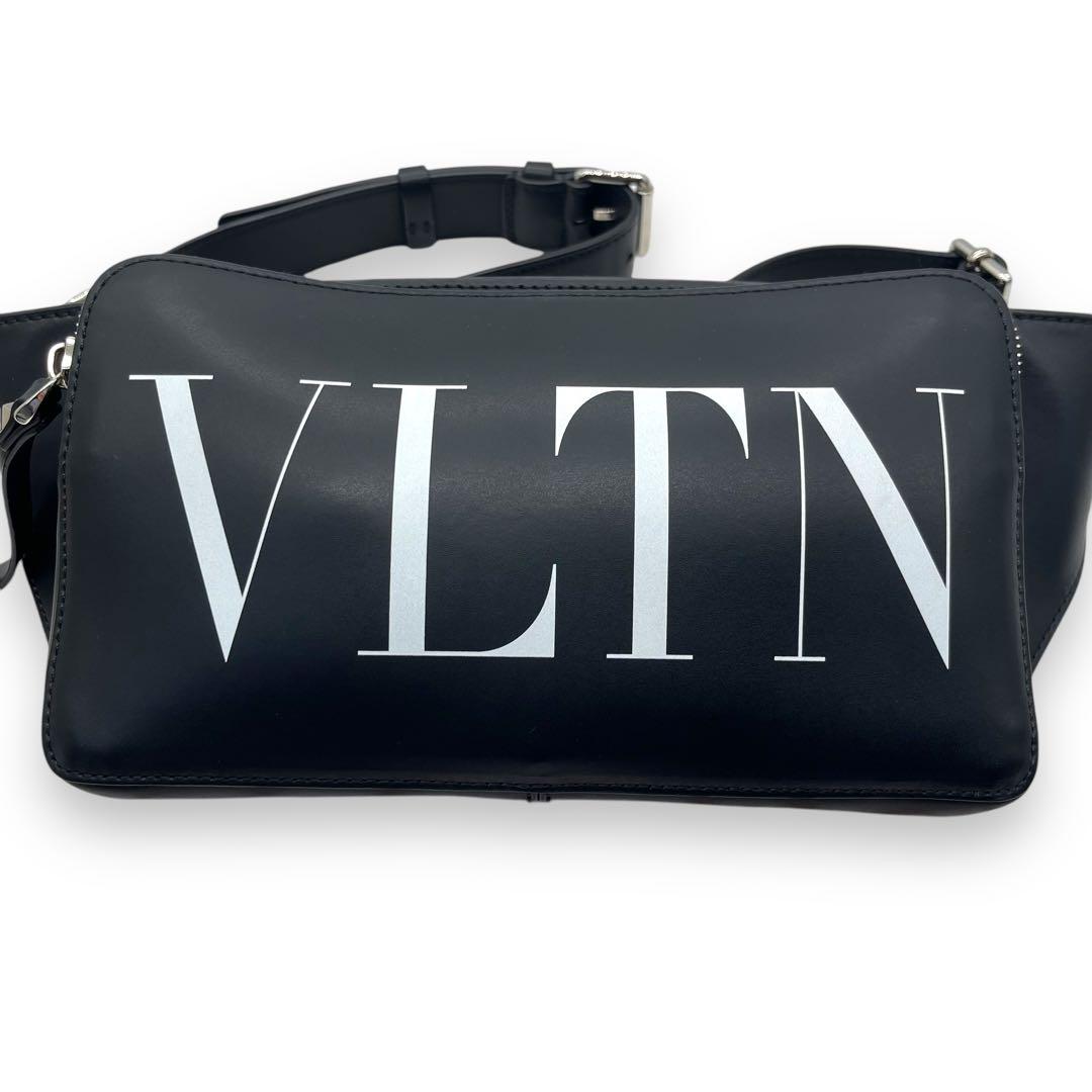未使用級□ヴァレンティノ ボディバッグ ウエストポーチ VLTN レザー