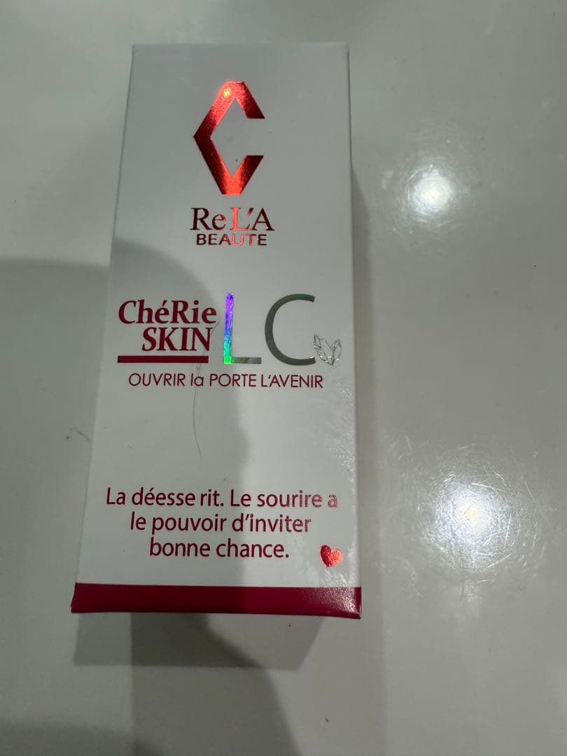 リアボーテ　シェリースキン コンビネーションクリーム CCクリーム オークル シェリースキンCCクリームの2つの色を塗ってみた☆大阪のリアボーテ正規店