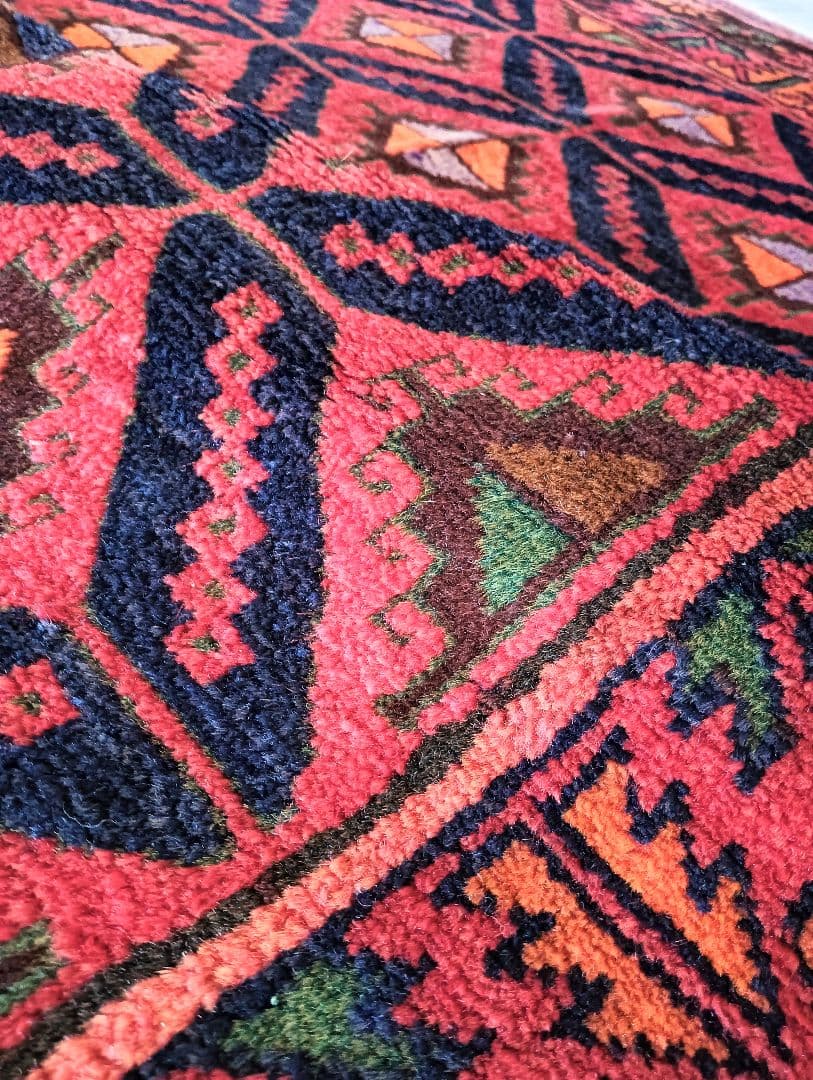 専用です。5.5kg 上質ウールのタイマ二族のトライバルラグ　バルーチ