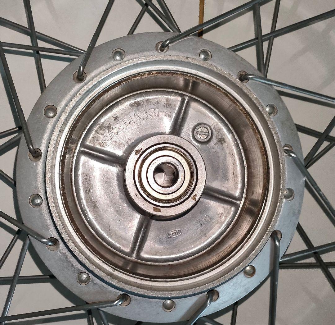 プレスカブ リヤホイール、スイングアーム リム腐食穴有り - メルカリ