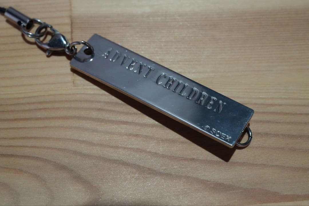 ドコモ FOMA P900iV クラウドブラック FF7ACストラップ付 - メルカリ