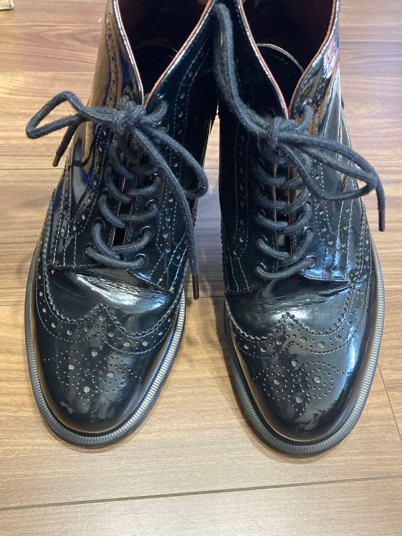 激レア ドクターマーチン パテントレザー ウィングチップ エナメル 8ホール