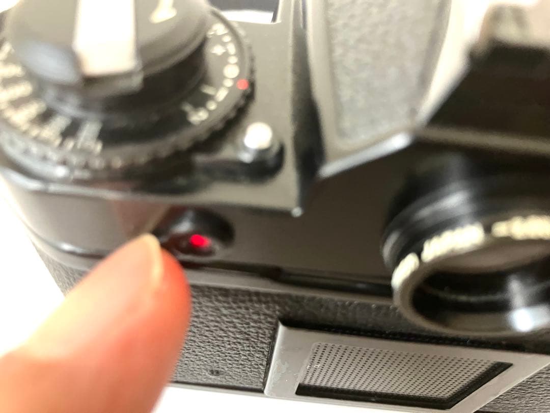 Nikon FE ブラック／20mm F3.5レンズ付 分売可 カメラ