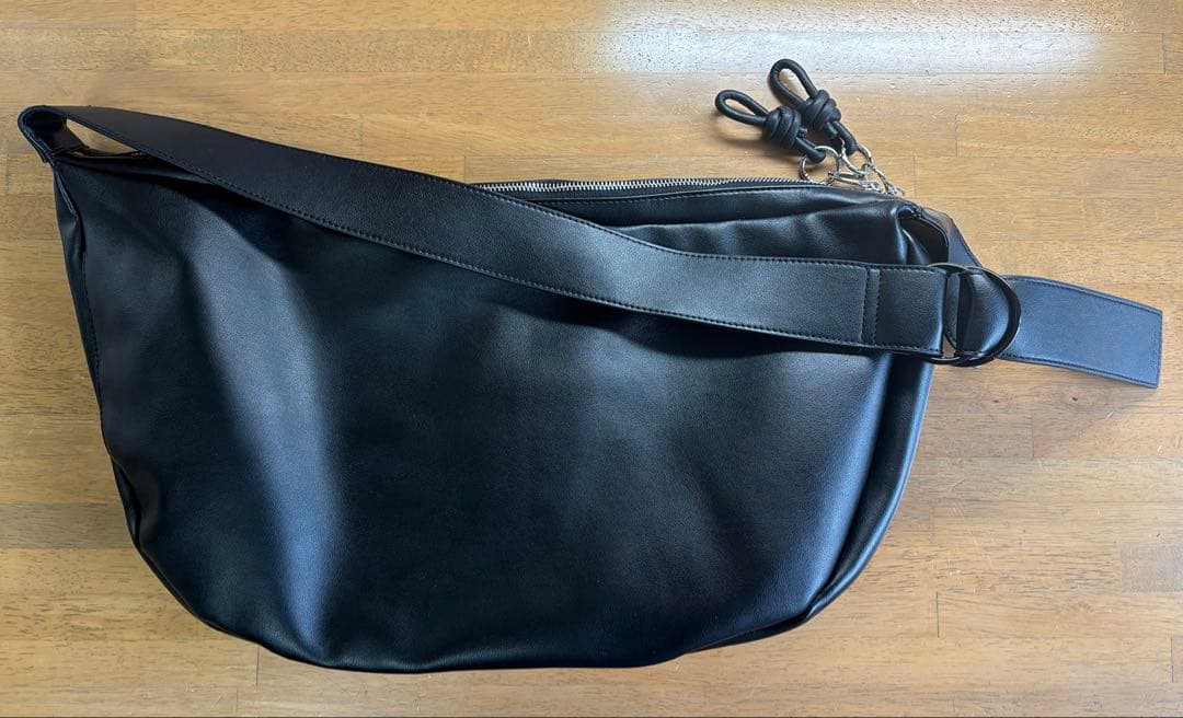 【amity_sensei】エディターズバッグ iPad12.9、MBP14 editor's bag for iPad（hobo bag） amity_sensei監修 ソフトで手触り