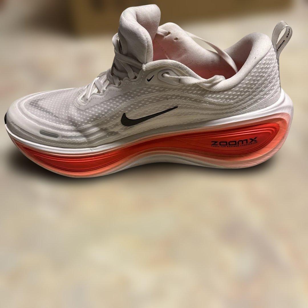 NIKE ボメロプラス（27.0cm）