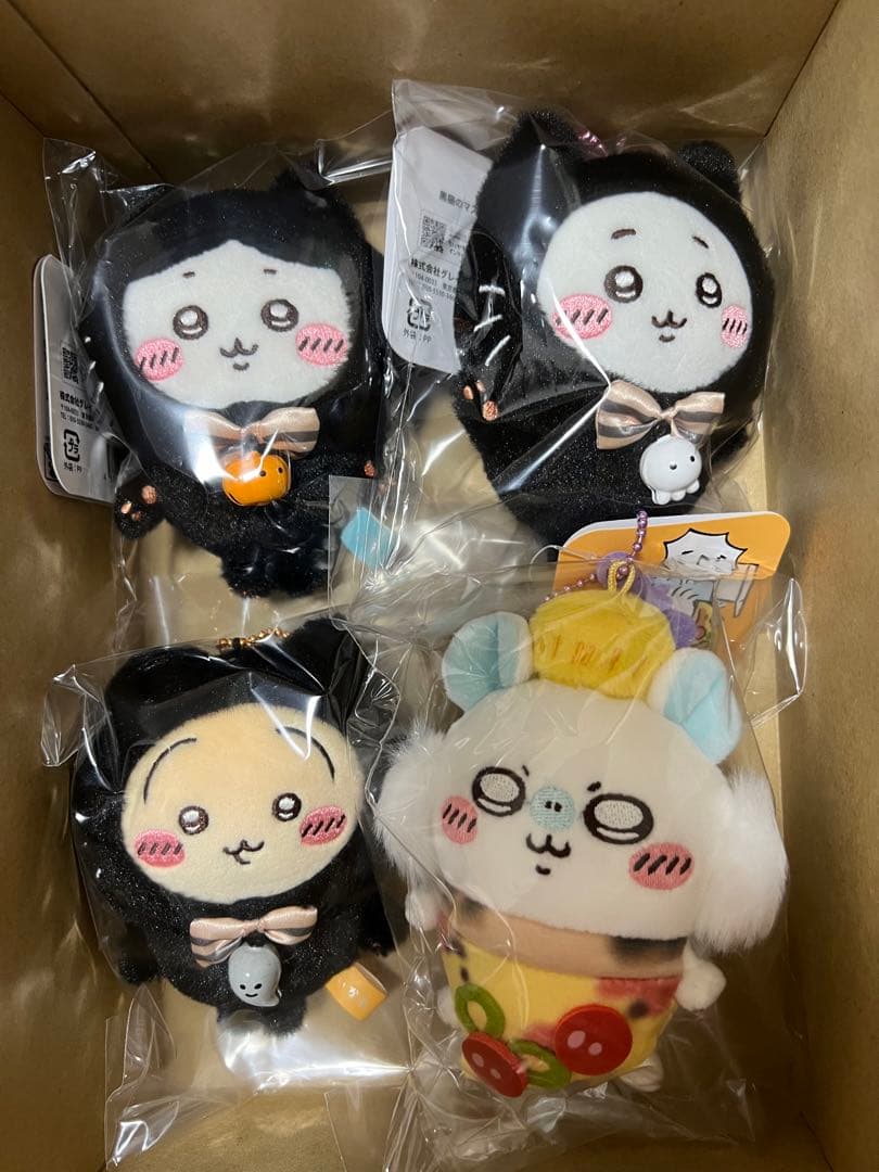 おそろいピザな 黒猫のマスコット ちいかわ ハチワレ うさぎ モモンガ 4点 予約】ちいかわ 黒猫のマスコット（ハチワレ）【2024年10月中旬より