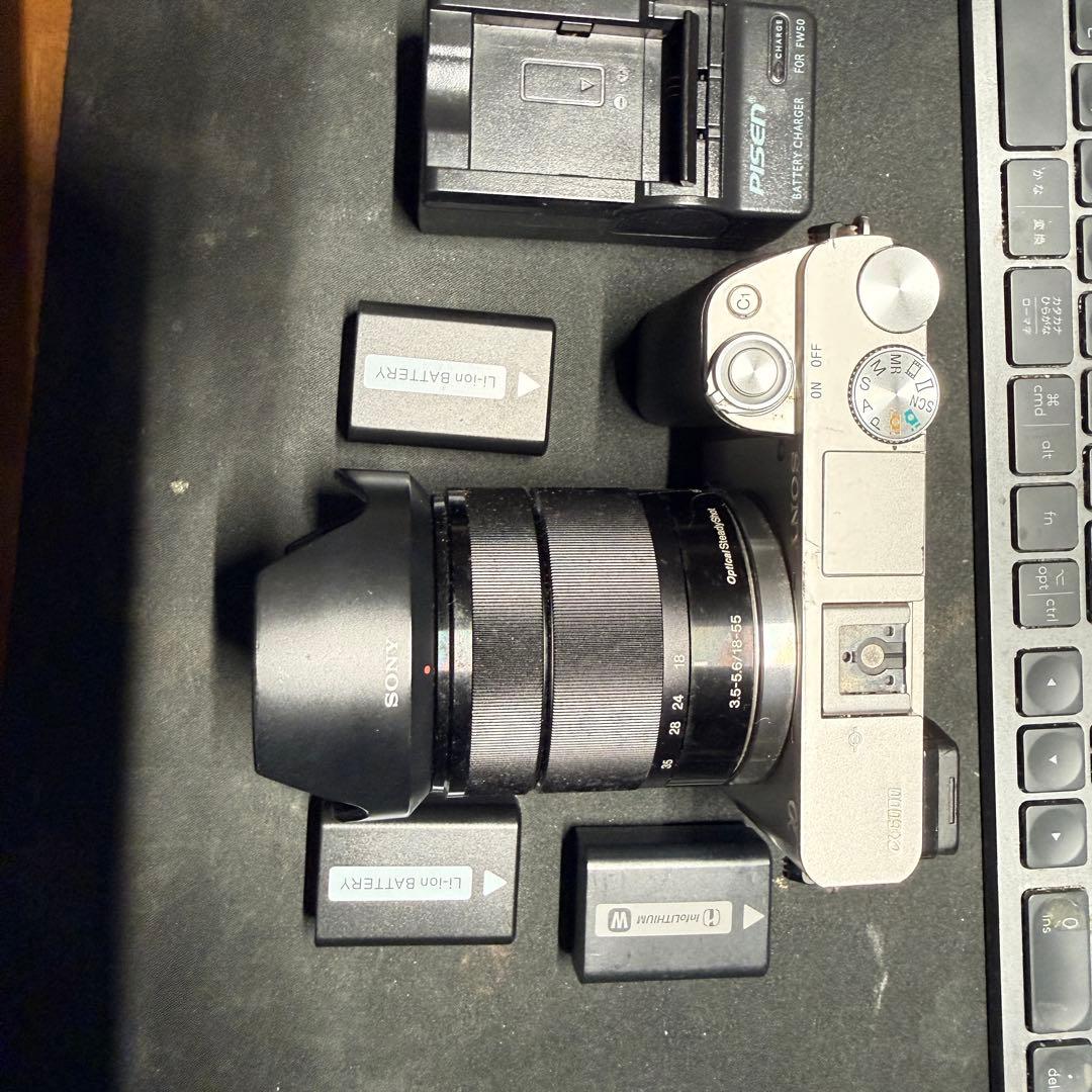 Sony ミラーレスカメラ a6000 + E 18-55mm OSS Sony A6000 Camera and Sony E 18-55mm F3.5-5.6 OSS Lens