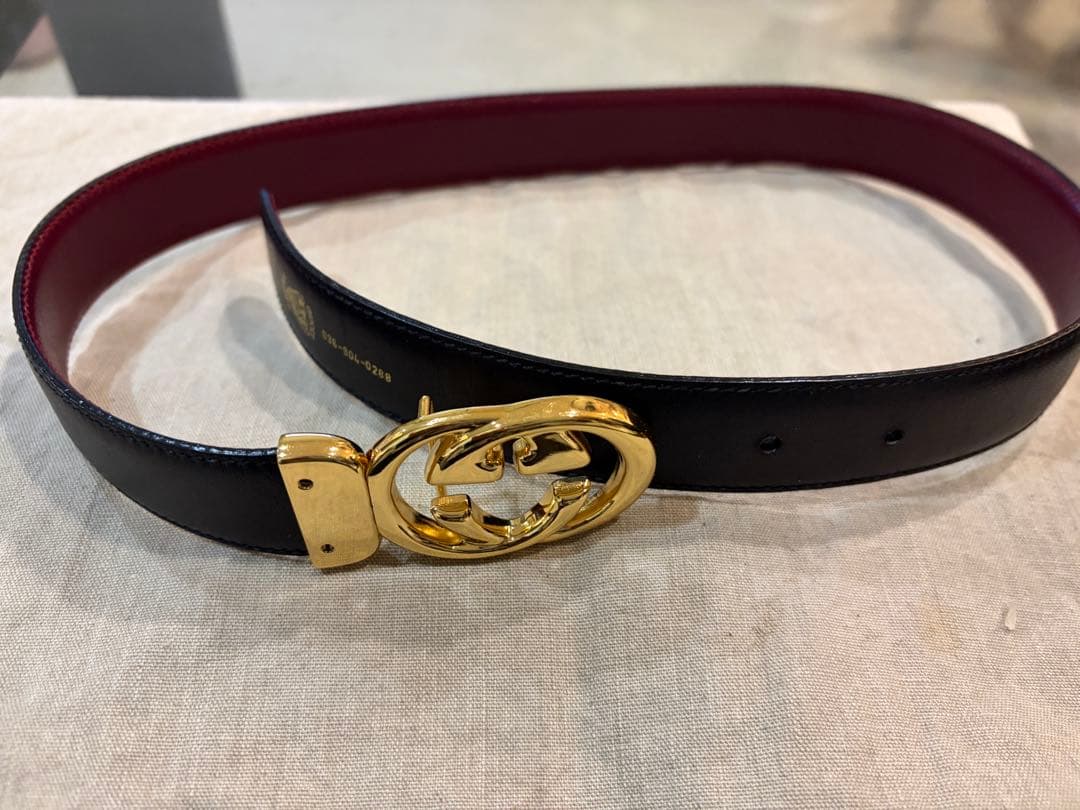 Cam。GUCCI レザー ベルト 黒 赤 ゴールドバックル グッチリバーシブルベルト アウトレット 黒/赤系×ゴールド金具