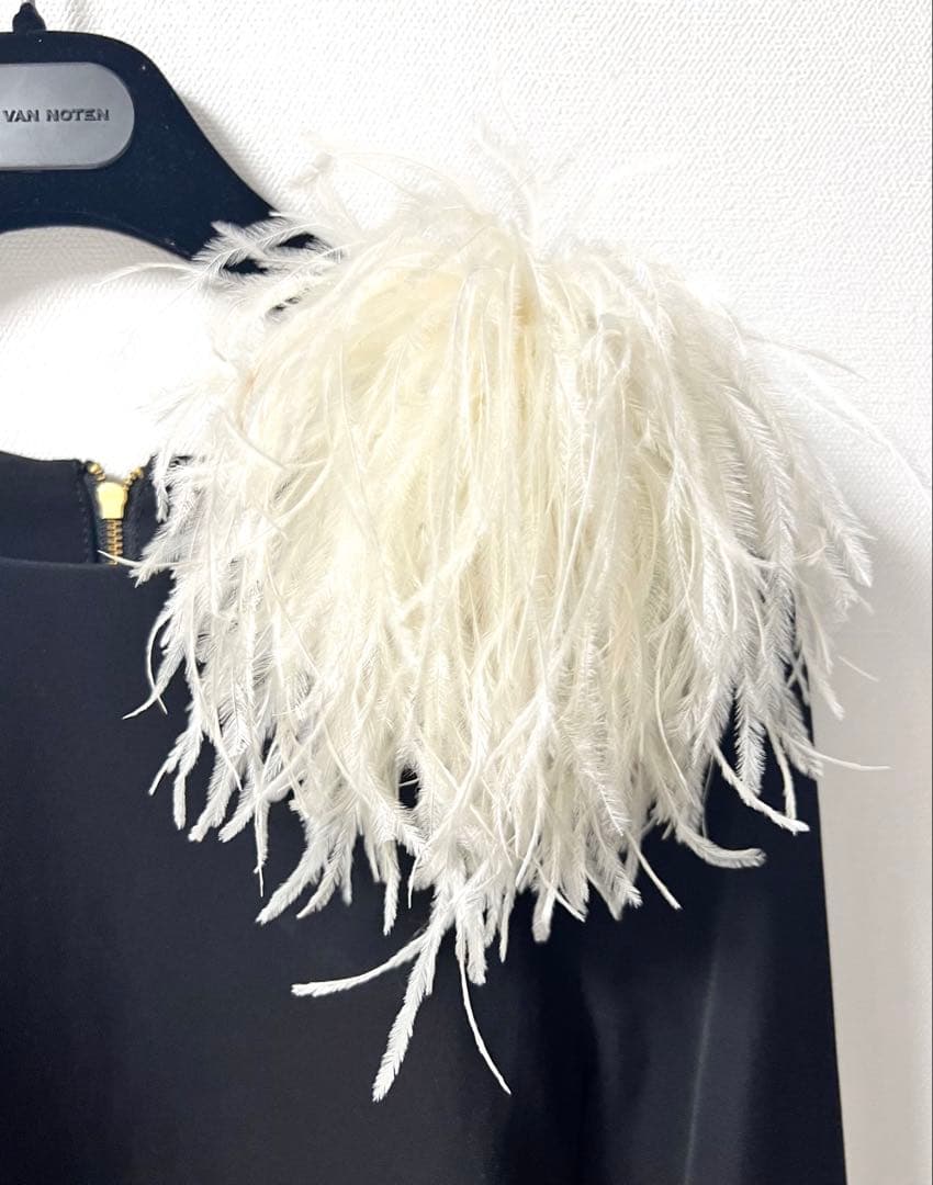 オーストリッチ　フェザーコサージュ　オフホワイト オーストリッチ フェザーコサージュ オフホワイト コサージュ hanaki