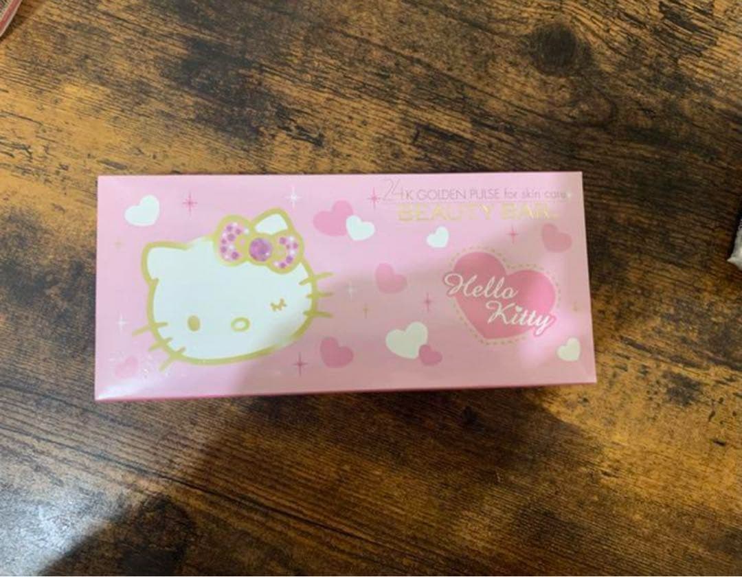 ビューティーバー Hello Kitty限定コラボ - メルカリ