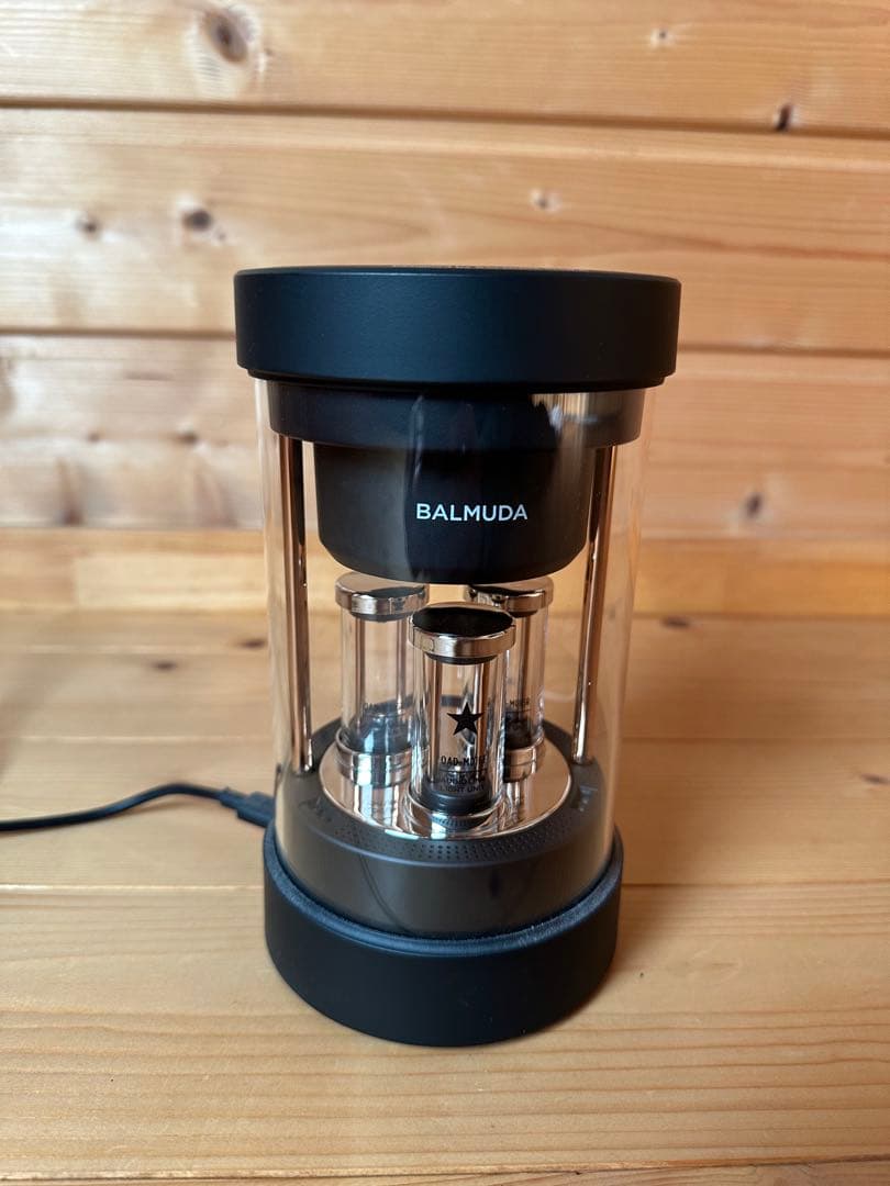 ※最終値引※BALMUDA ワイヤレススピーカー 音楽に合わせて輝く”ワイヤレススピーカー「BALMUDA The Speaker」に新