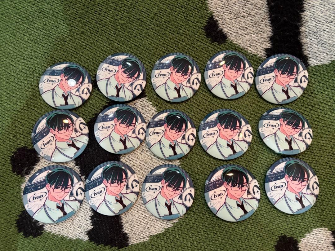 エイリアン・ステージ イヴァン 缶バッジ 15個 ALIEN STAGE グリッター缶バッジコレクション: キャラグッズ