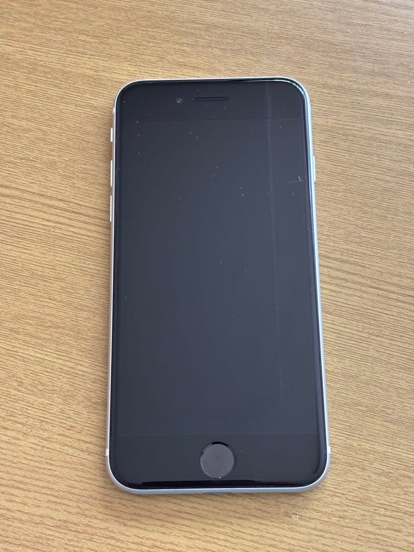 Apple iPhone SE第二世代128GBホワイト ジャンク品 - メルカリ