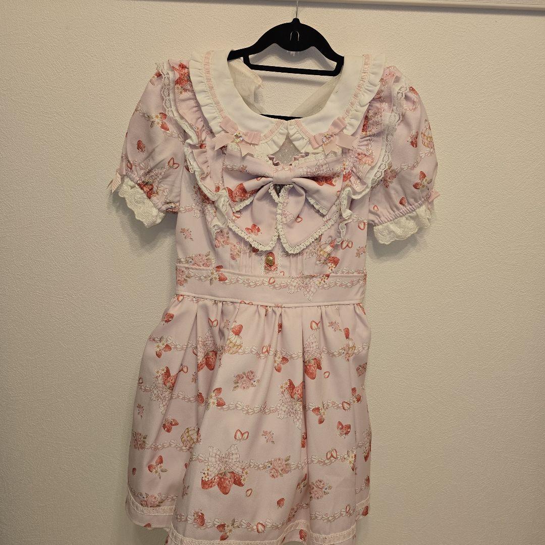 Creamy Berry柄ワンピース LIZLISA - メルカリ