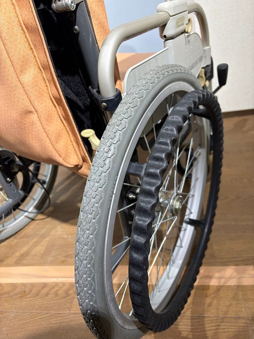 パラマウントベッド 車いす 330Sシリーズ 座面低め - メルカリ