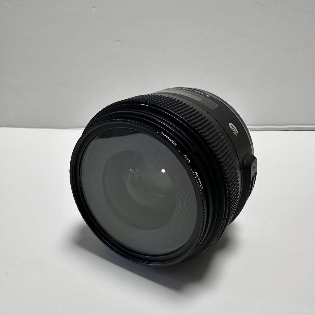 SIGMA Nikon Fマウント 30mm F1.4 DC HSM Art Amazon.com : Sigma 30mm F1.4 Art DC HSM Lens for Nikon : Digital