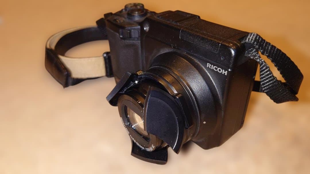 am※ssk様限定） RICOH GXR P10 KIT本体【おまけ付】 RICOHGXR+P10KITに