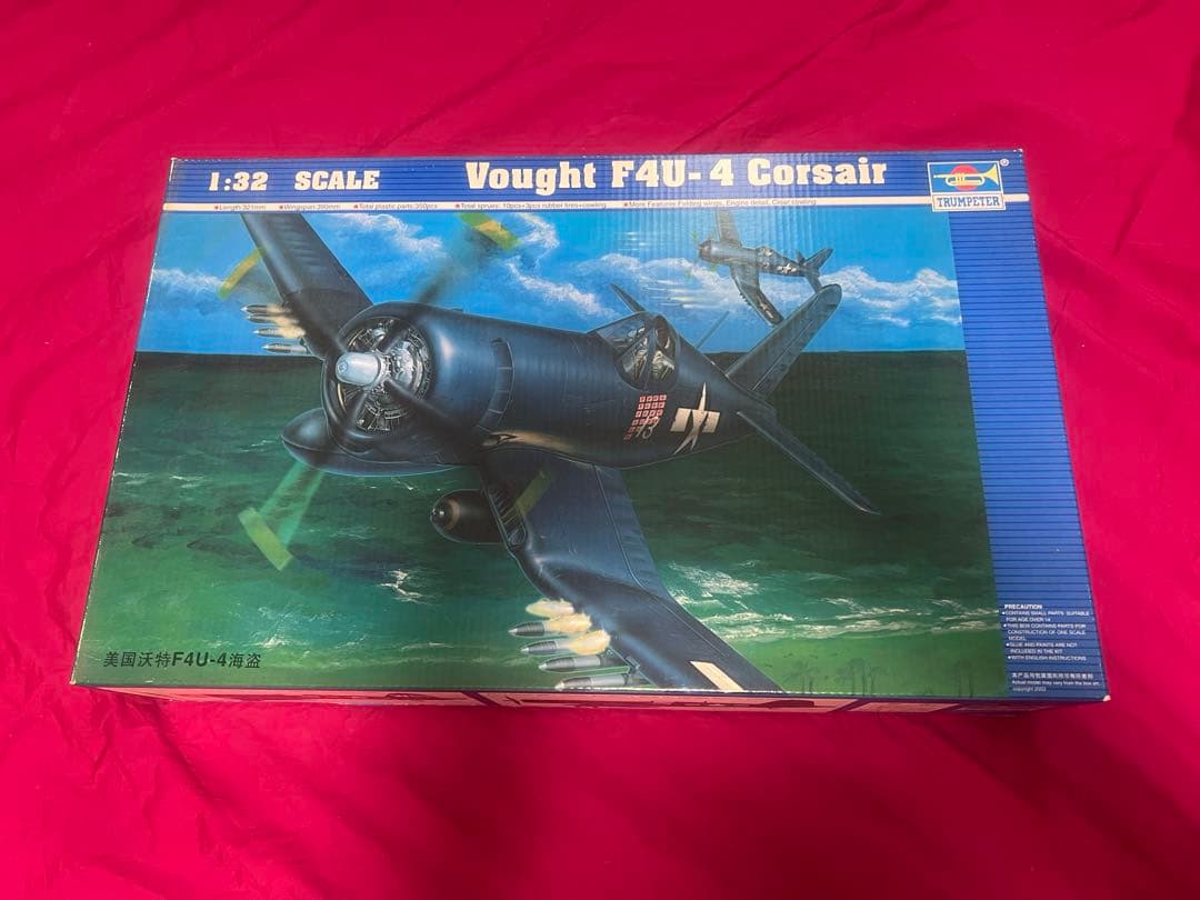 トランペッター　1/32 F4U-4コルセア Amazon.com: Trumpeter 1/32 F4U4 Corsair Aircraft : Arts, Crafts