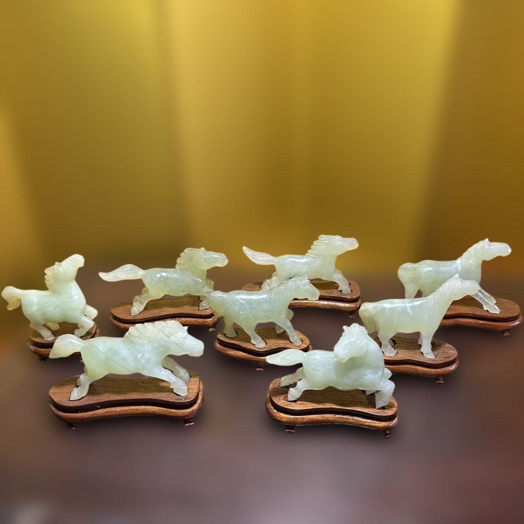 玉石，置物，彫刻，インテリア，翡翠製馬の彫刻8体セット - メルカリ